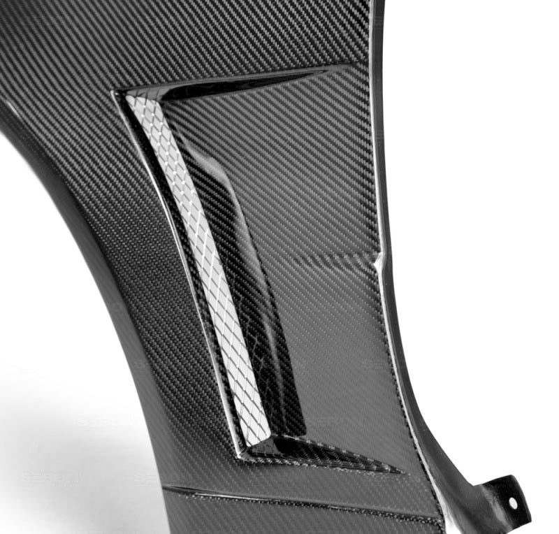 Seibon 99-01 Nissan Skyline R34 NSW-Style Carbon Fiber (Gloss Finish) Fenders (Pair) 3
