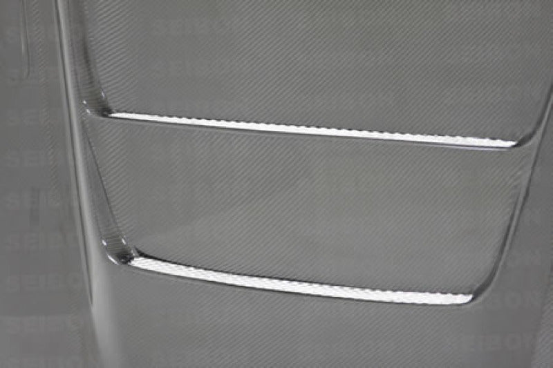 Seibon 90-94 Nissan Skyline R32 (BNR32)  DVII Carbon Fiber Hood 1