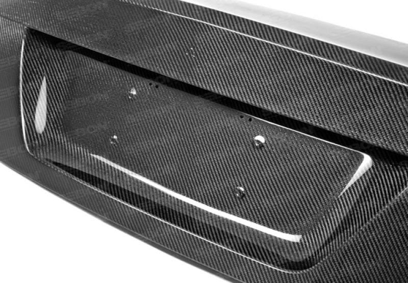 Seibon 12-14 Mercedes C-Class OE Style Carbon Fiber Trunk 3