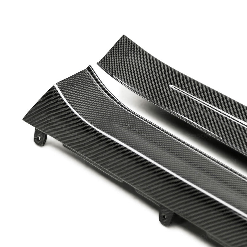 Seibon 09-10 Nissan GTR R35 OEM Style Carbon Fiber Door Sills (Pair) 4